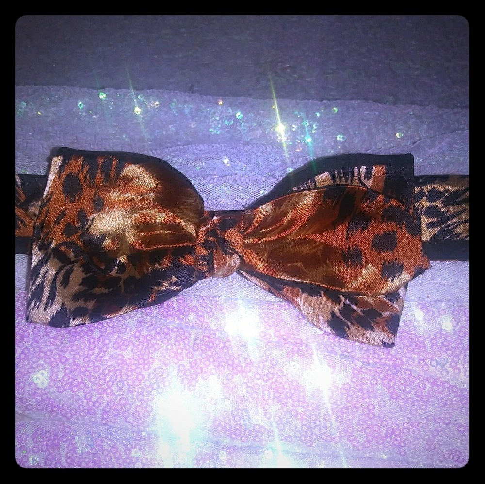 Bowties and accessories - Picture 1 of 8